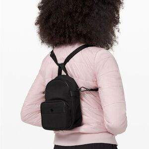 Lululemon Now and Always Convertible Bag *Mini
Black